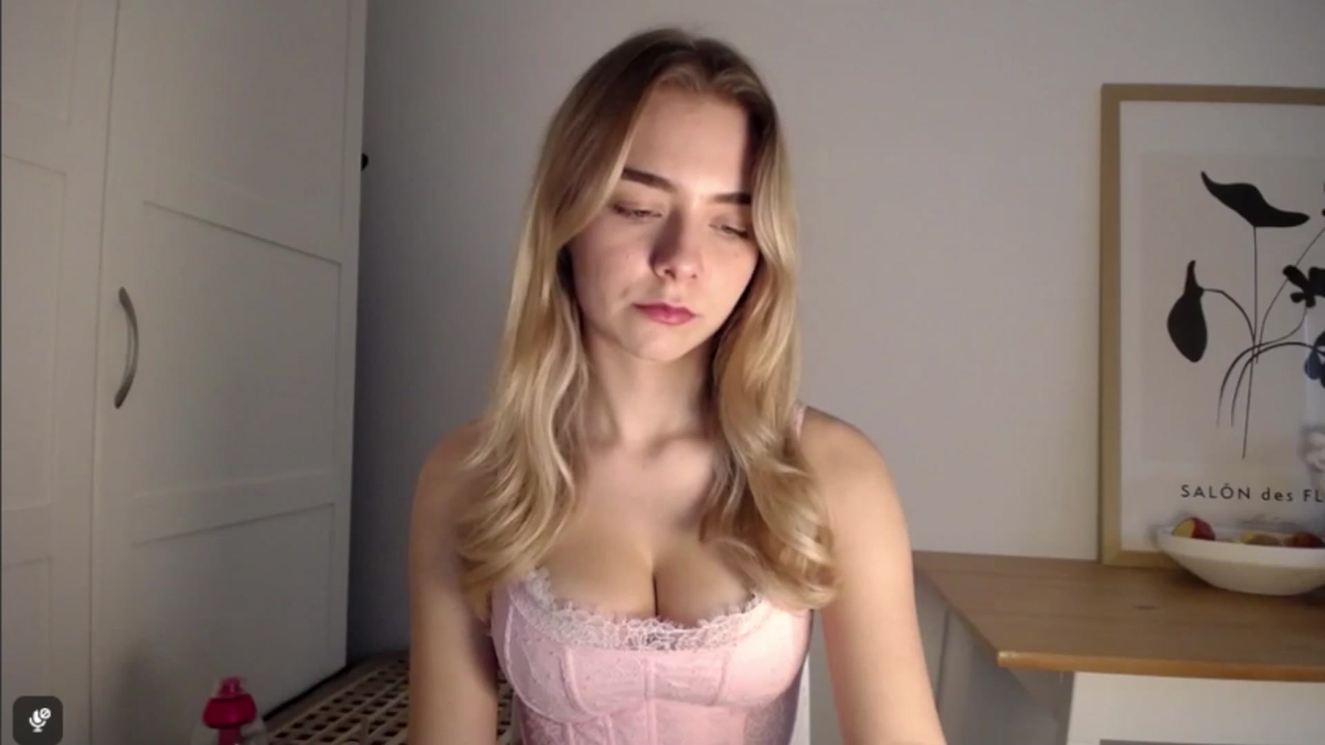 Gallery image thumbnail from Amy_4_U's myfreecams stream on, 10/22/2025, 14:31 image 20 of 20