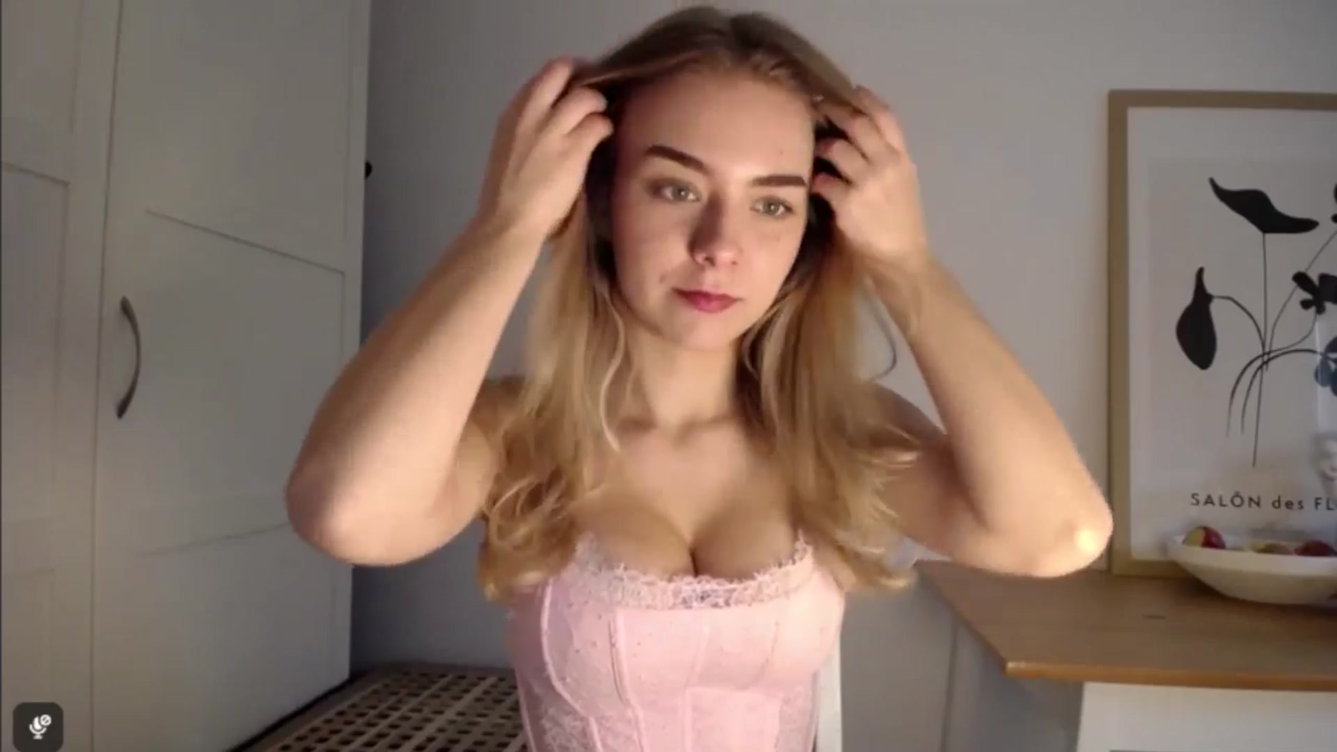 Gallery image thumbnail from Amy_4_U's myfreecams stream on, 10/22/2025, 14:31 image 3 of 20