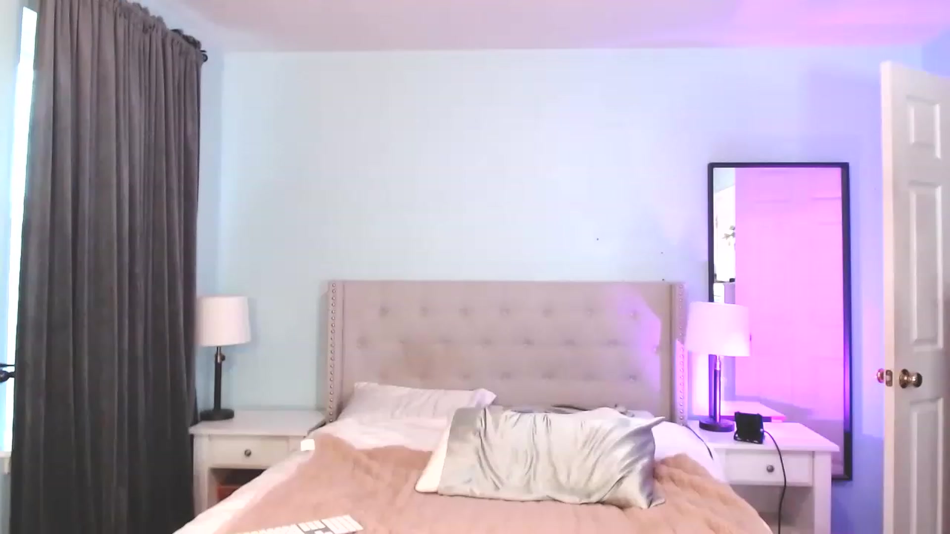 Gallery image thumbnail from Amy_Baby1's myfreecams stream on, 12/15/2022, 19:42 image 17 of 20