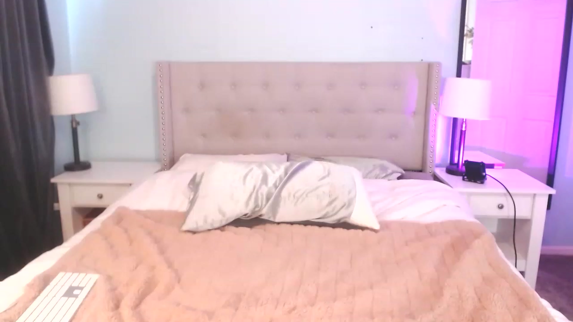 Gallery image thumbnail from Amy_Babyy's myfreecams stream on, 12/21/2022, 17:30 image 14 of 20