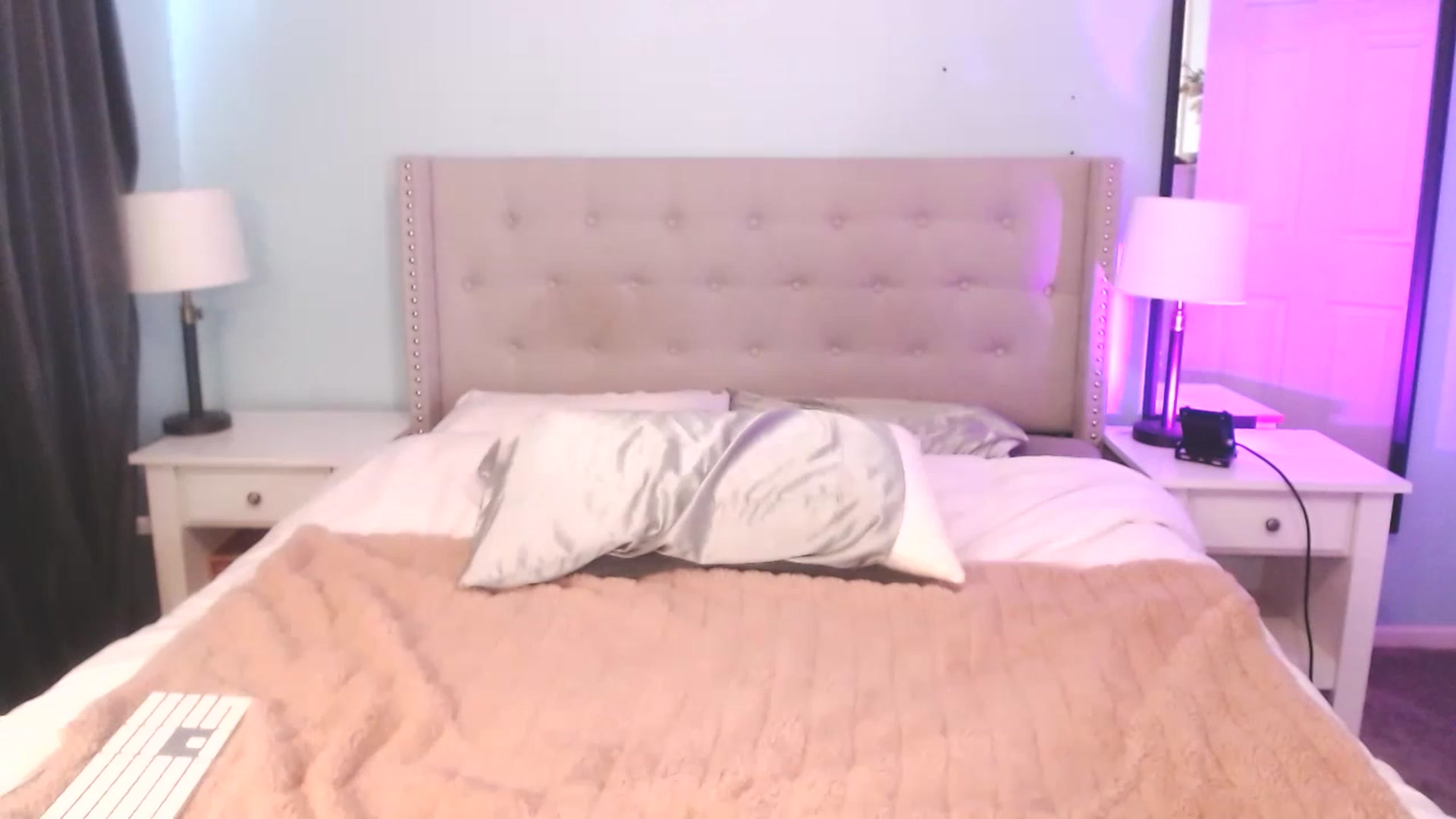 Gallery image thumbnail from Amy_Babyy's myfreecams stream on, 12/21/2022, 17:30 image 12 of 20