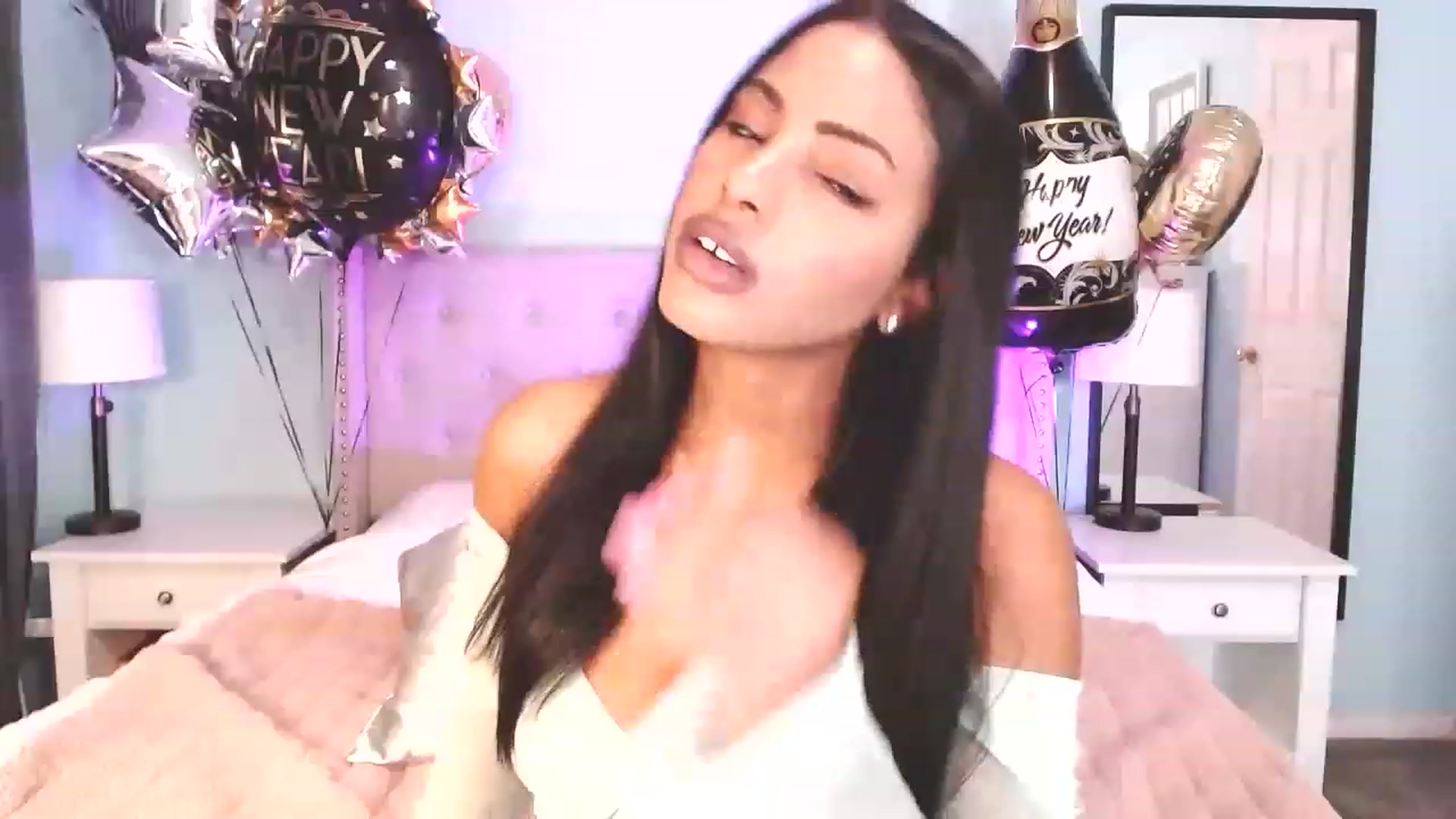 Gallery image thumbnail from Amy_Babyy's myfreecams stream on, 01/01/2023, 24:23 image 2 of 20