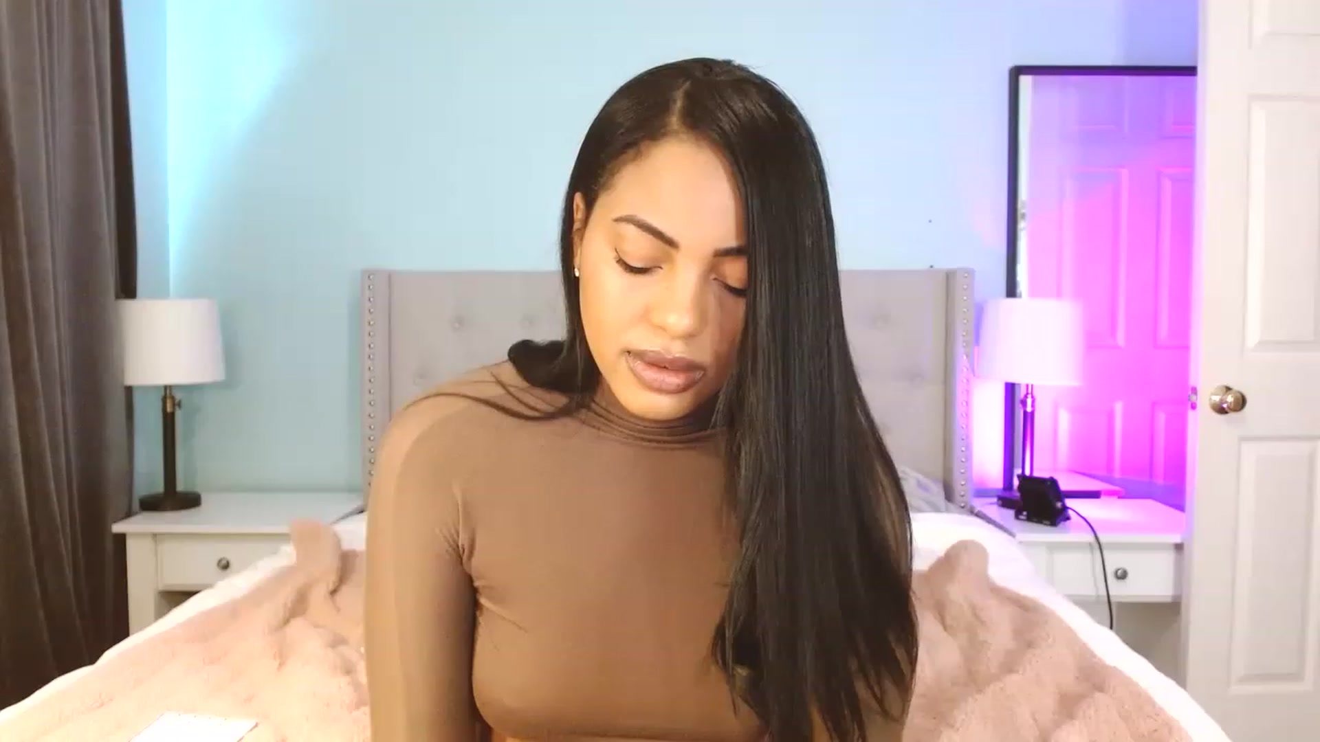 Gallery image thumbnail from Amy_Babyy's myfreecams stream on, 02/05/2023, 18:34 image 7 of 20