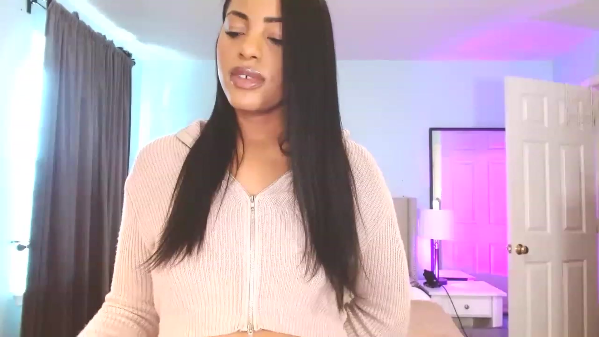 Gallery image thumbnail from Amy_Babyy's myfreecams stream on, 02/07/2023, 19:41 image 10 of 20