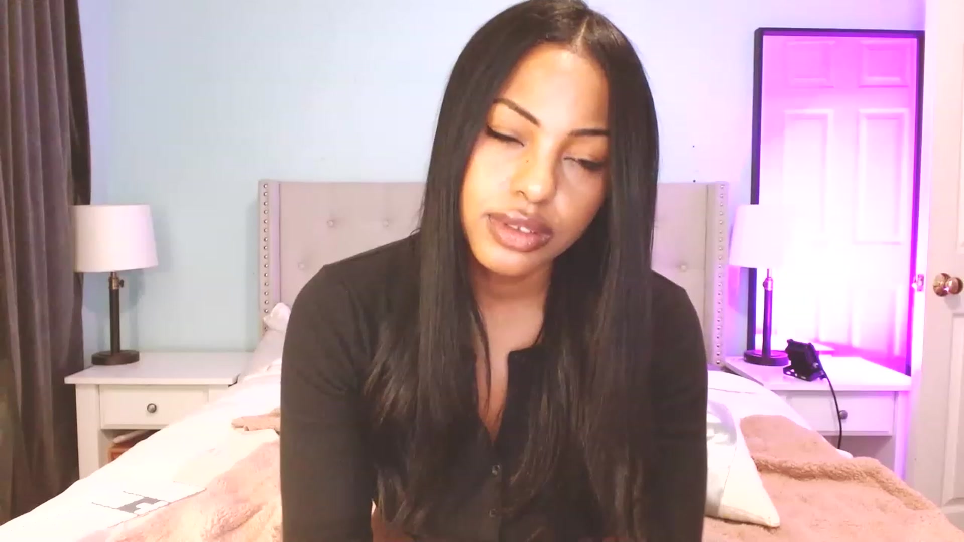 Gallery image thumbnail from Amy_Babyy's myfreecams stream on, 03/29/2023, 24:32 image 15 of 20