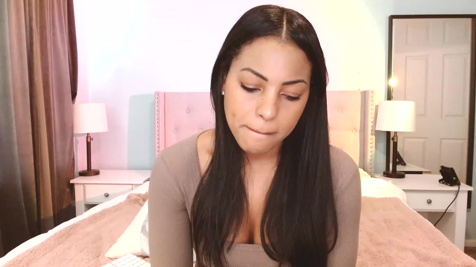 Gallery image thumbnail from Amy_Babyy's myfreecams stream on, 04/03/2023, 17:52 image 18 of 20
