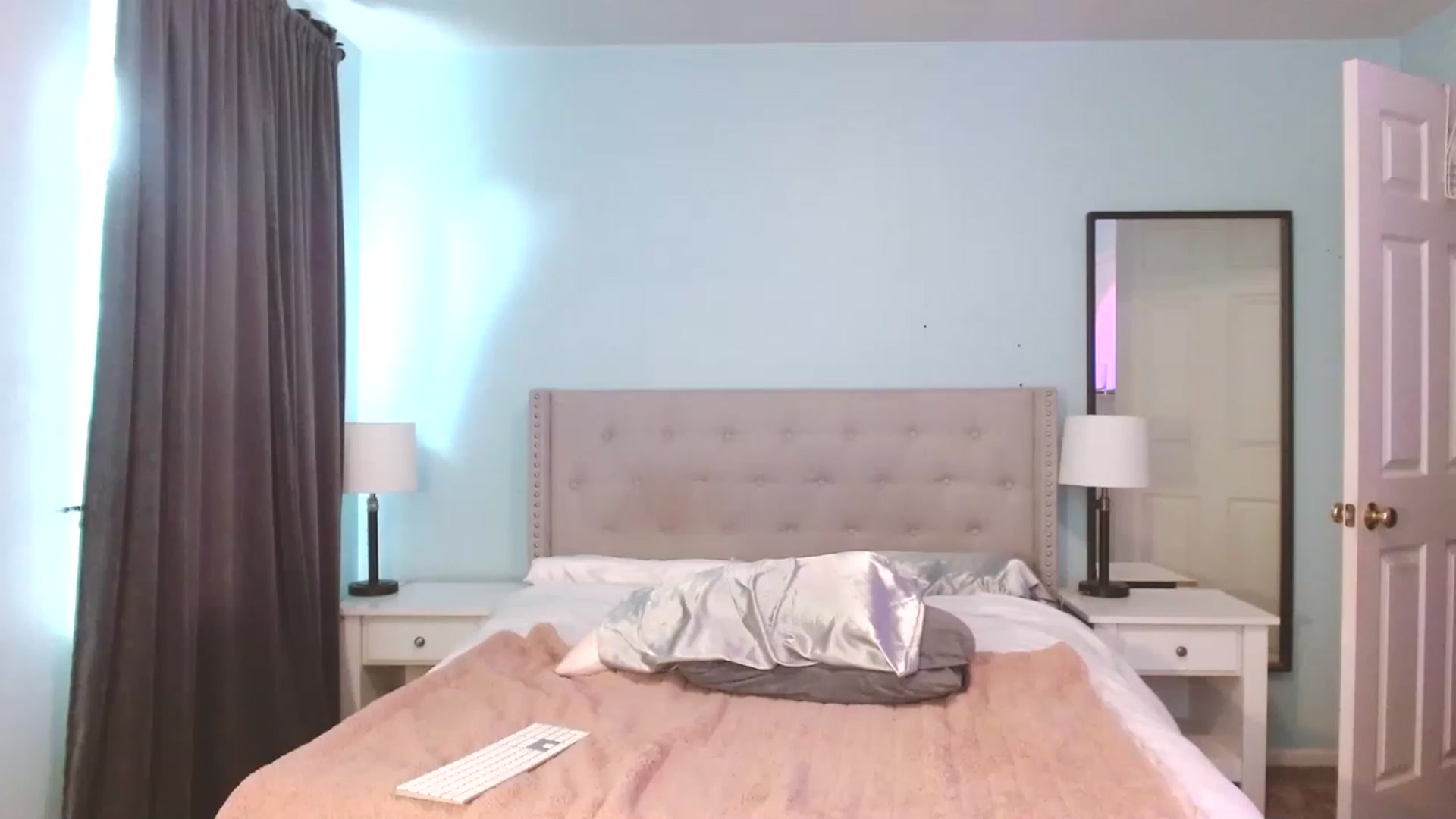 Gallery image thumbnail from Amy_Babyy's myfreecams stream on, 06/19/2023, 21:10 image 12 of 20