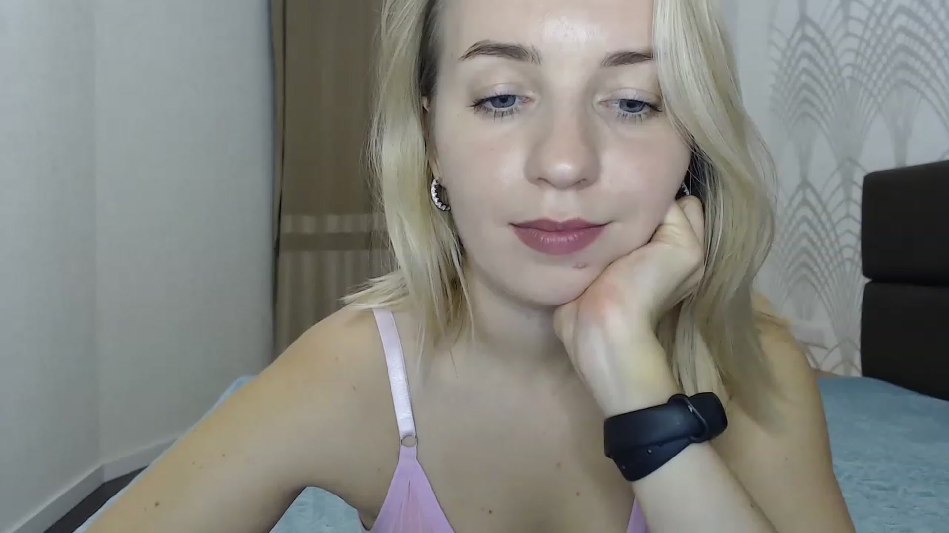 Gallery image thumbnail from Amy_CuteBambi's myfreecams stream on, 12/07/2022, 14:54 image 3 of 20