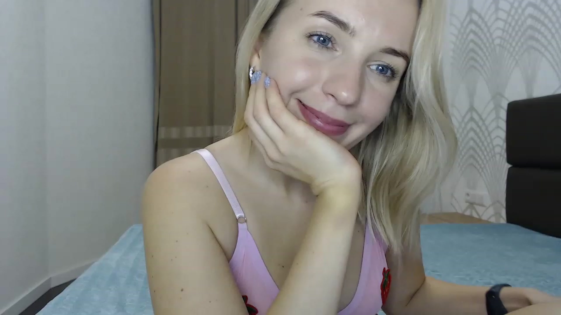 Gallery image thumbnail from Amy_CuteBambi's myfreecams stream on, 12/07/2022, 14:54 image 5 of 20