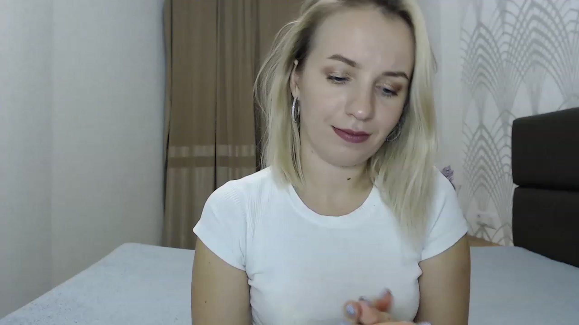 Gallery image thumbnail from Amy_CuteBambi's myfreecams stream on, 12/12/2022, 17:37 image 4 of 20