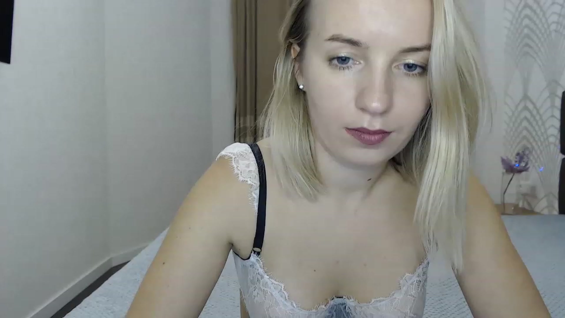 Gallery image thumbnail from Amy_CuteBambi's myfreecams stream on, 12/15/2022, 16:03 image 3 of 20