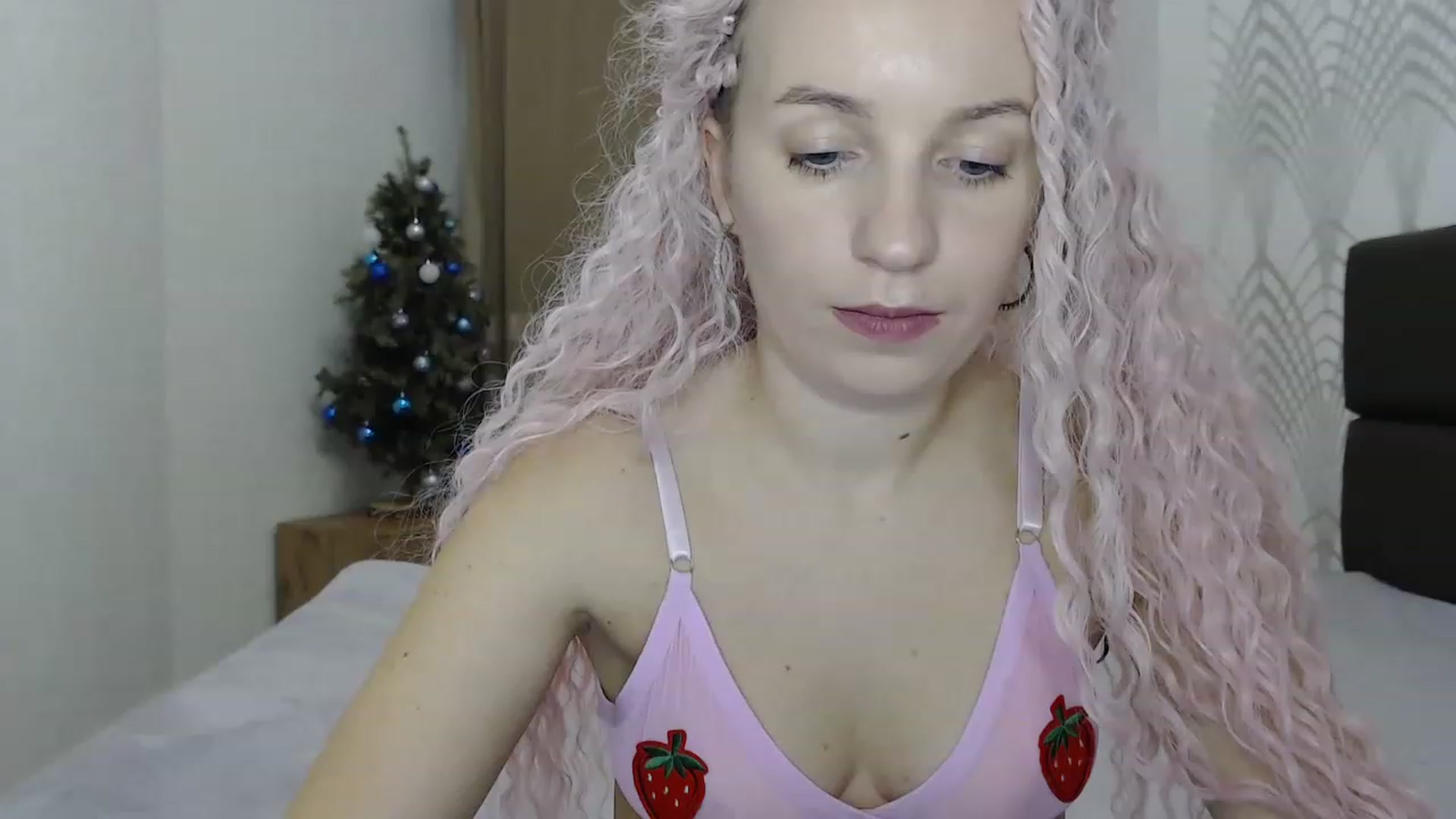Gallery image thumbnail from Amy_CuteBambi's myfreecams stream on, 01/20/2023, 19:25 image 10 of 20