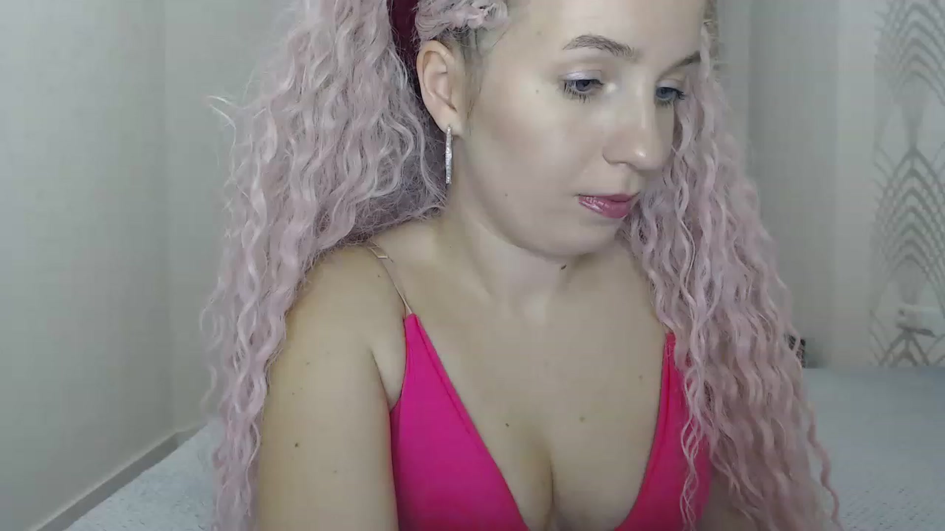 Gallery image thumbnail from Amy_CuteBambi's myfreecams stream on, 01/22/2023, 21:24 image 8 of 20