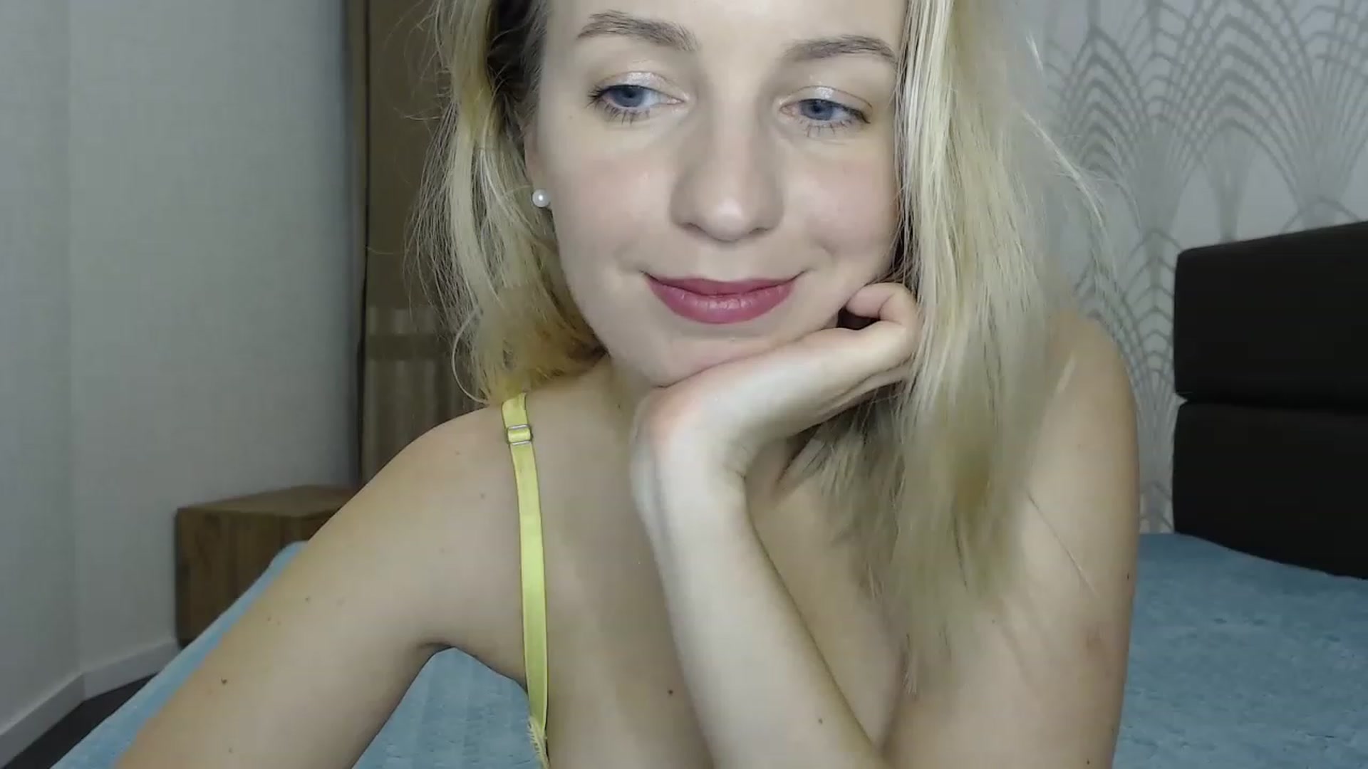 Gallery image thumbnail from Amy_CuteBambi's myfreecams stream on, 01/29/2023, 17:22 image 8 of 20