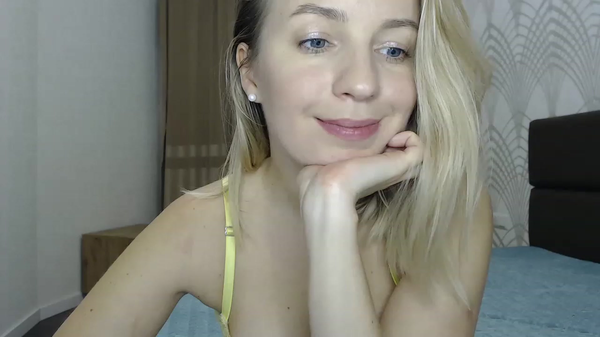 Gallery image thumbnail from Amy_CuteBambi's myfreecams stream on, 01/29/2023, 18:11 image 10 of 20