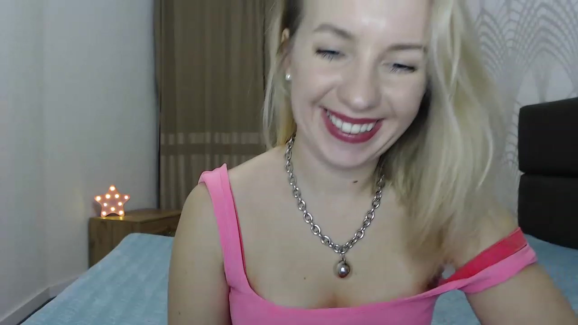 Gallery image thumbnail from Amy_CuteBambi's myfreecams stream on, 02/01/2023, 18:38 image 8 of 20