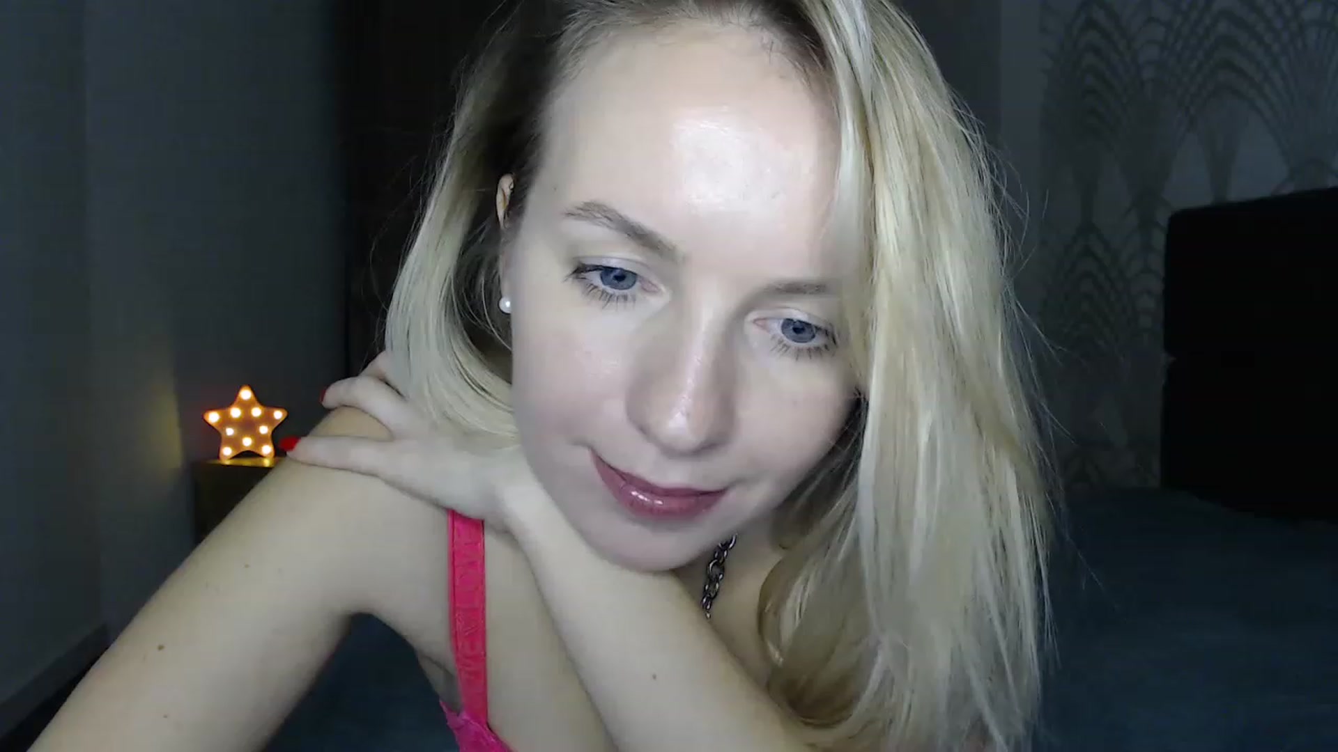 Gallery image thumbnail from Amy_CuteBambi's myfreecams stream on, 02/01/2023, 20:36 image 3 of 20