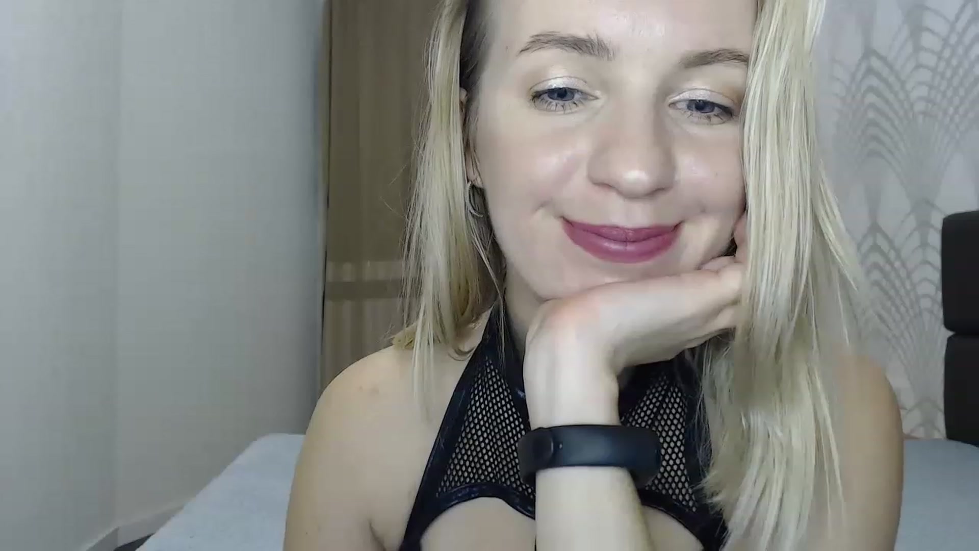Gallery image thumbnail from Amy_CuteBambi's myfreecams stream on, 02/05/2023, 16:08 image 13 of 20
