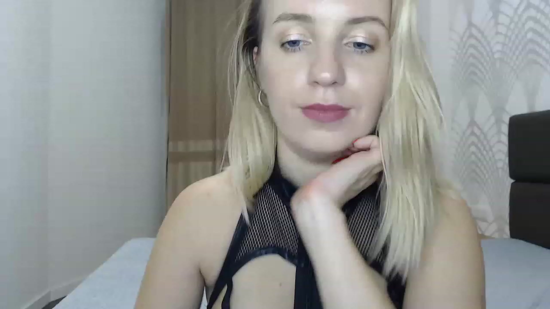 Gallery image thumbnail from Amy_CuteBambi's myfreecams stream on, 02/05/2023, 19:28 image 19 of 20