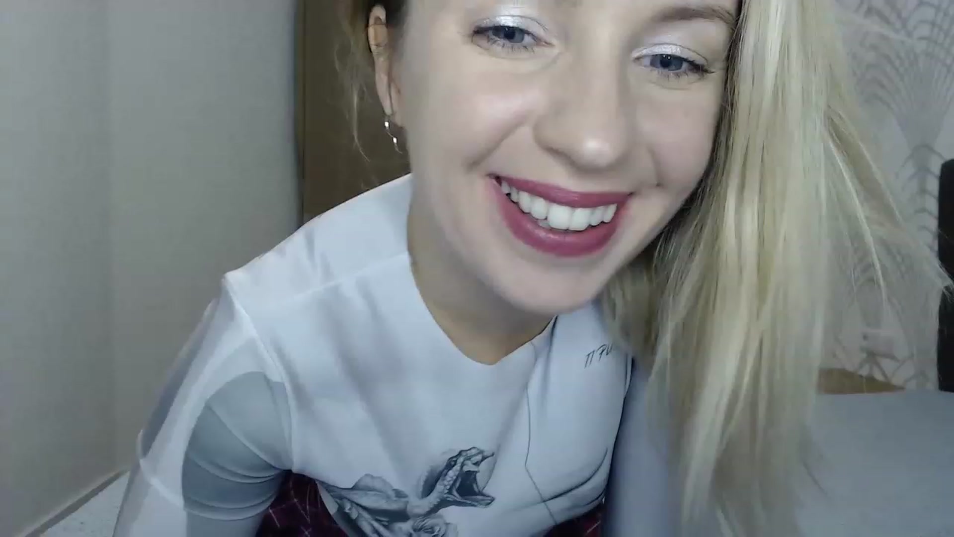 Gallery image thumbnail from Amy_CuteBambi's myfreecams stream on, 02/06/2023, 18:27 image 3 of 20