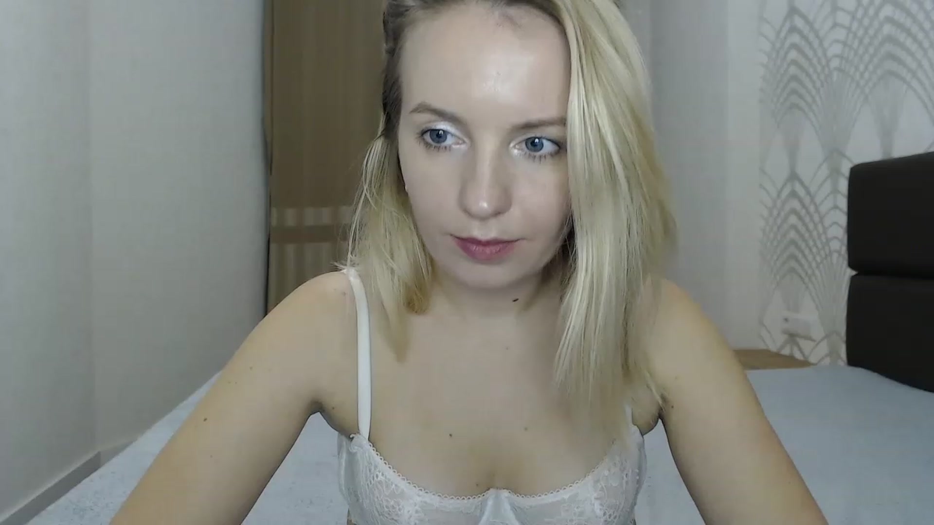 Gallery image thumbnail from Amy_CuteBambi's myfreecams stream on, 02/06/2023, 20:43 image 7 of 20
