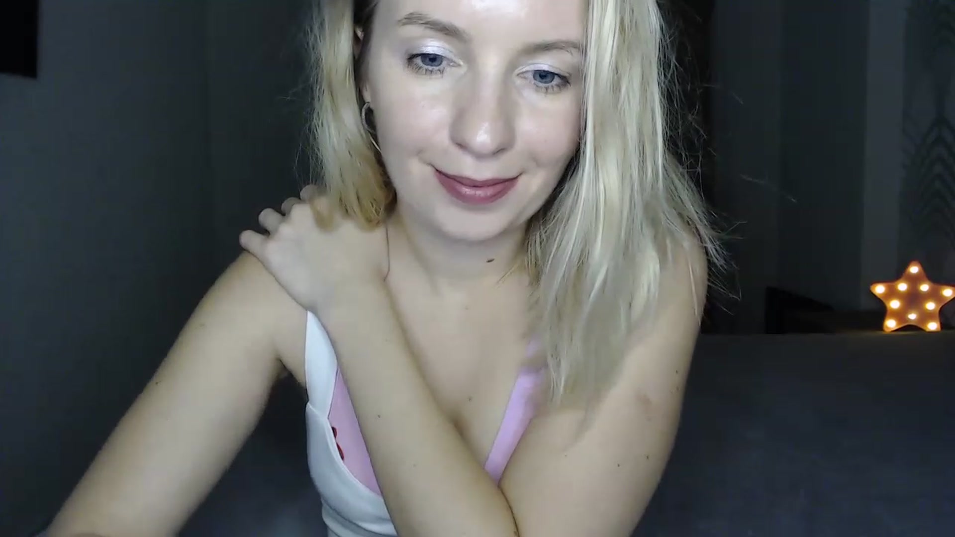 Gallery image thumbnail from Amy_CuteBambi's myfreecams stream on, 02/10/2023, 16:08 image 15 of 20