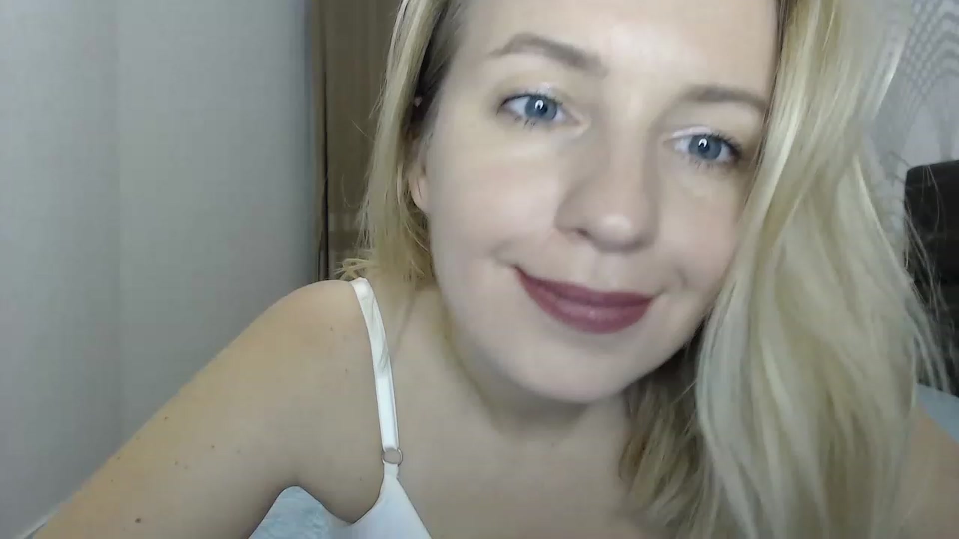 Gallery image thumbnail from Amy_CuteBambi's myfreecams stream on, 02/11/2023, 16:48 image 12 of 20