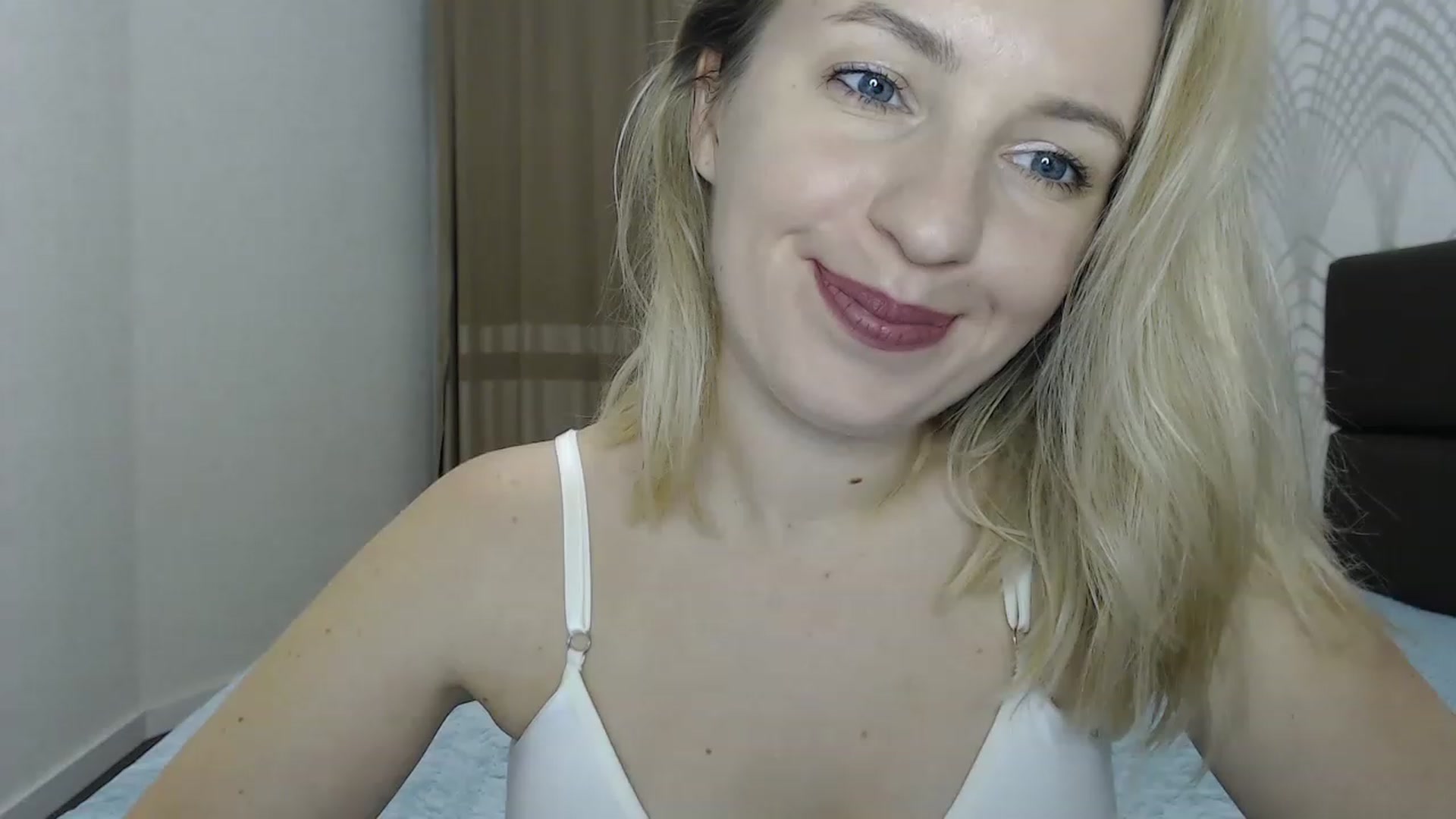 Gallery image thumbnail from Amy_CuteBambi's myfreecams stream on, 02/11/2023, 16:48 image 7 of 20