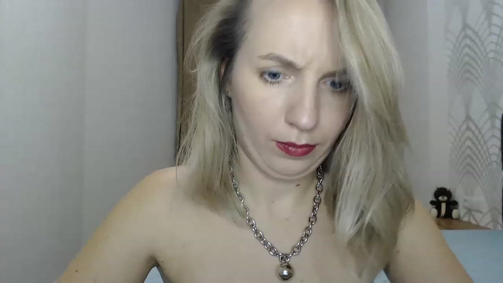 Gallery image thumbnail from Amy_CuteBambi's myfreecams stream on, 02/13/2023, 19:50 image 17 of 20
