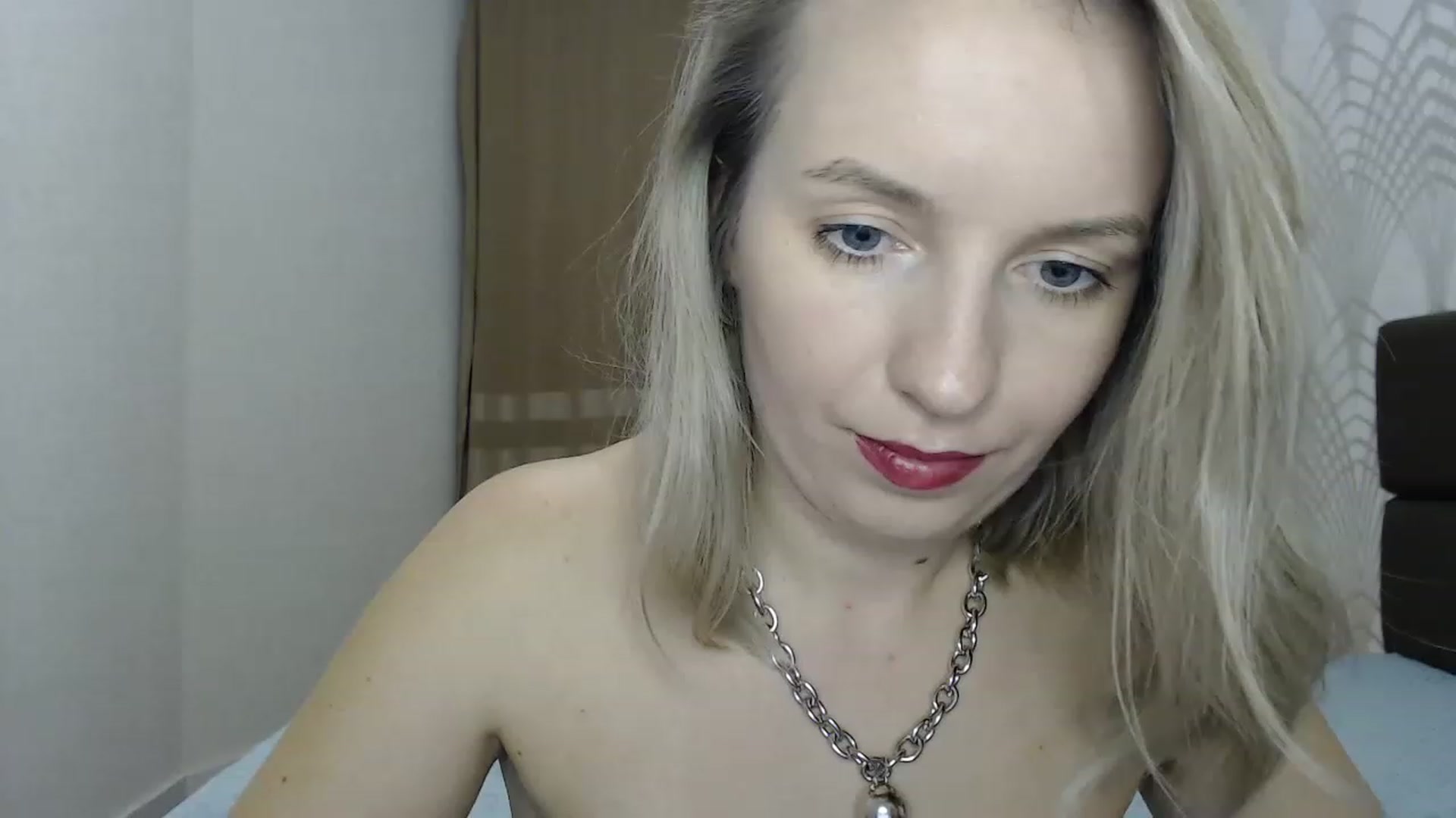 Gallery image thumbnail from Amy_CuteBambi's myfreecams stream on, 02/13/2023, 19:50 image 15 of 20