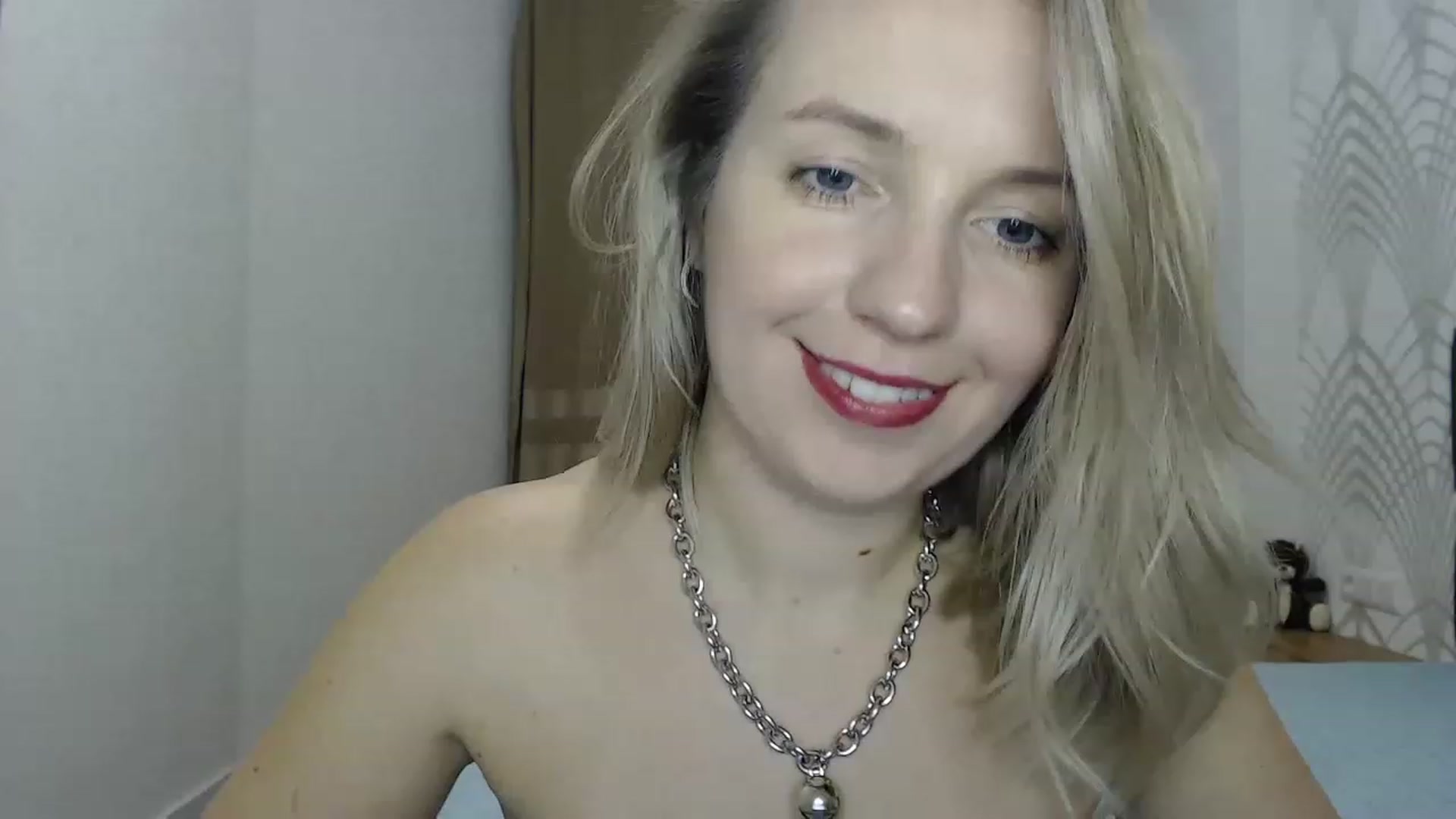 Gallery image thumbnail from Amy_CuteBambi's myfreecams stream on, 02/13/2023, 19:50 image 18 of 20