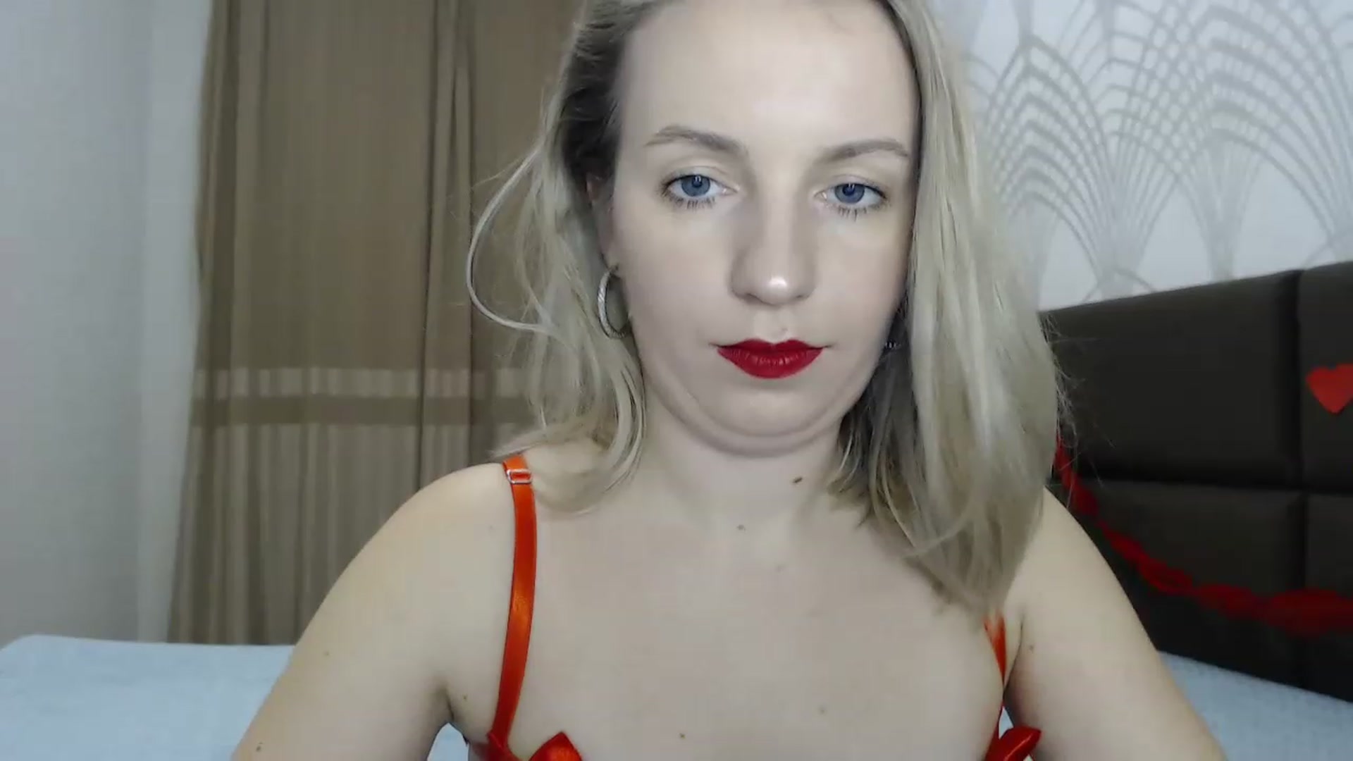 Gallery image thumbnail from Amy_CuteBambi's myfreecams stream on, 02/14/2023, 19:14 image 17 of 20