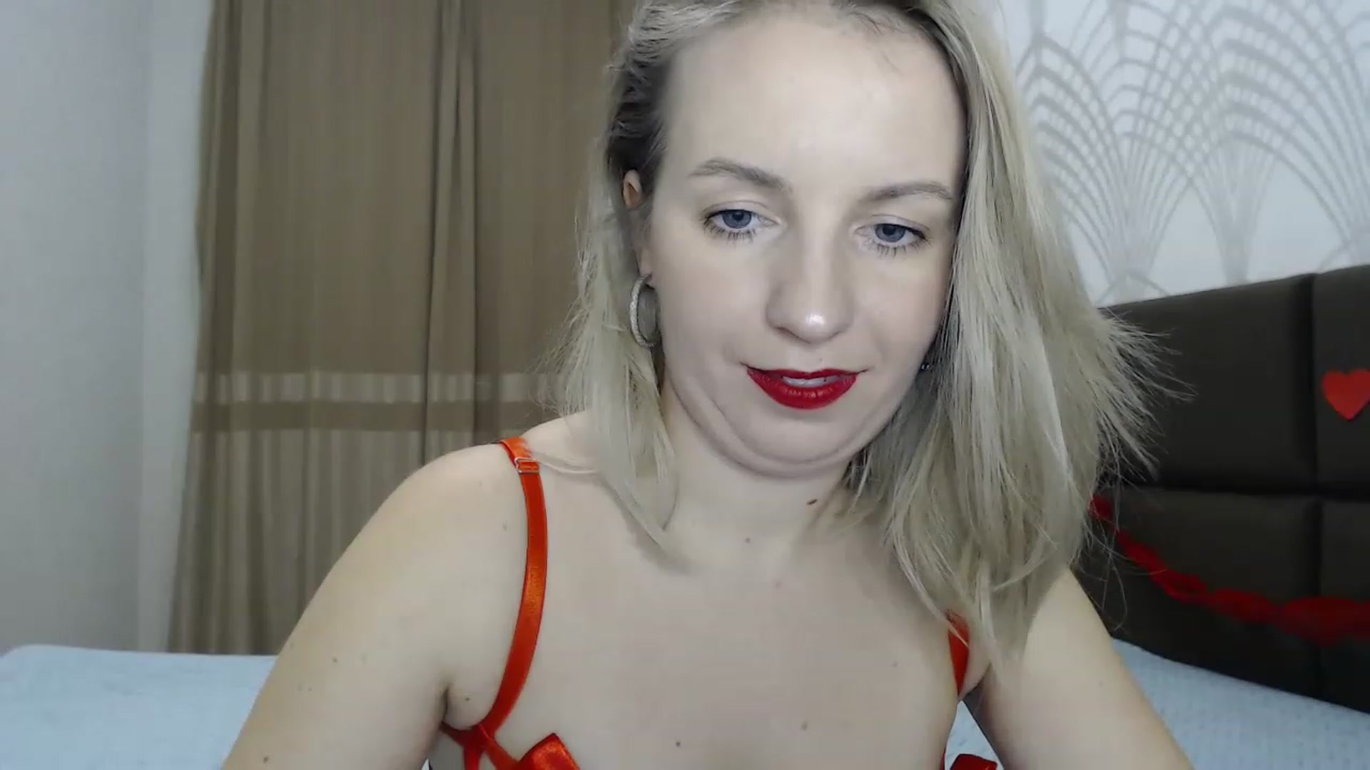 Gallery image thumbnail from Amy_CuteBambi's myfreecams stream on, 02/14/2023, 19:14 image 15 of 20