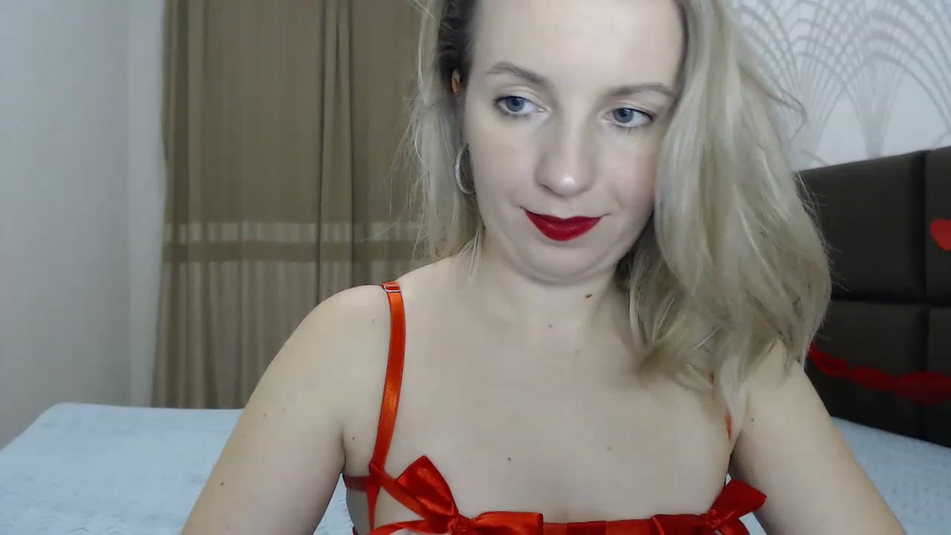 Gallery image thumbnail from Amy_CuteBambi's myfreecams stream on, 02/14/2023, 19:14 image 8 of 20