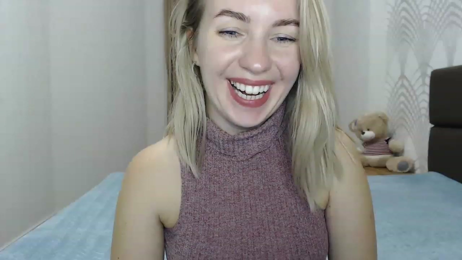 Gallery image thumbnail from Amy_CuteBambi's myfreecams stream on, 02/18/2023, 19:50 image 6 of 20