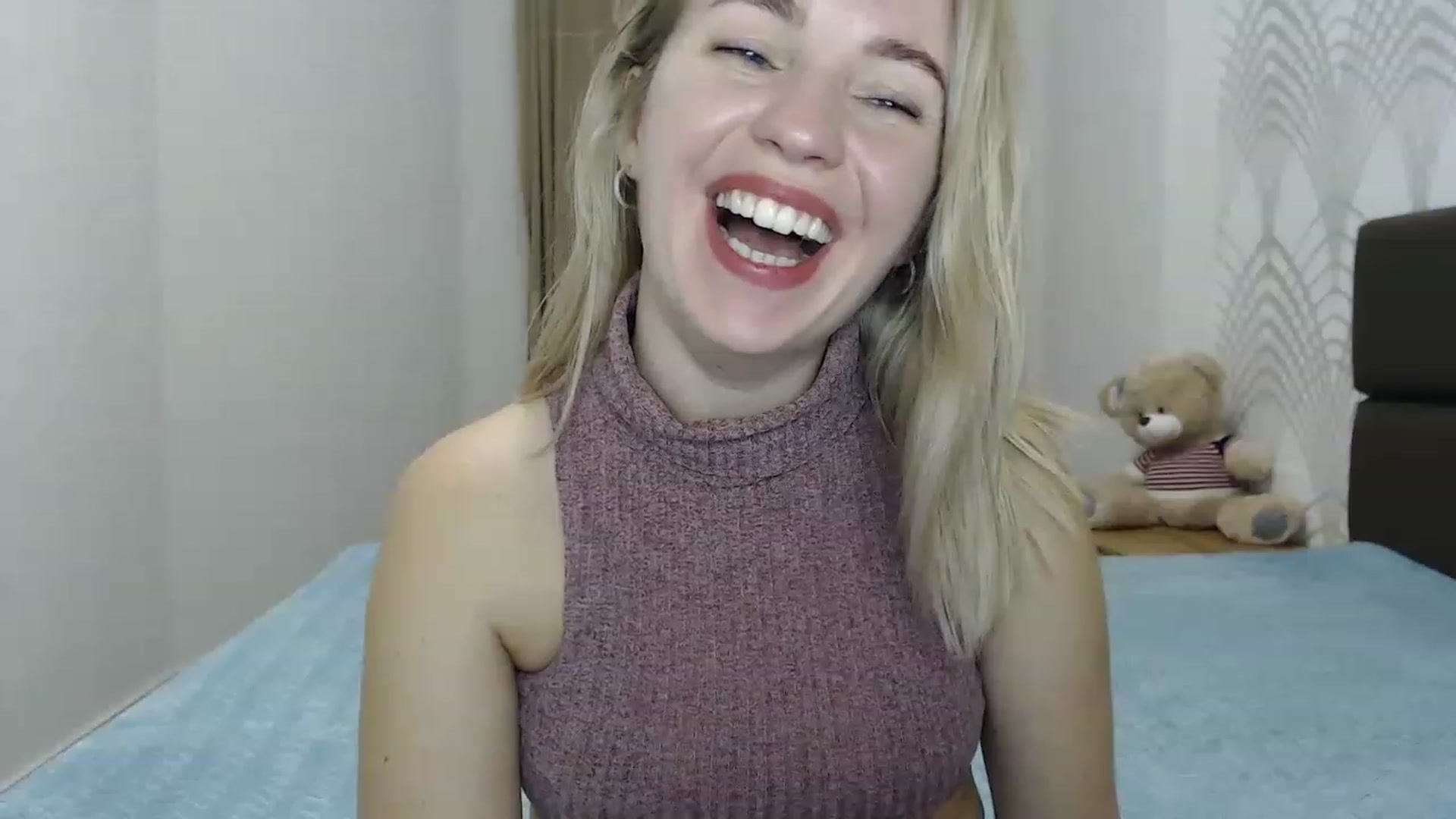 Gallery image thumbnail from Amy_CuteBambi's myfreecams stream on, 02/18/2023, 19:50 image 4 of 20