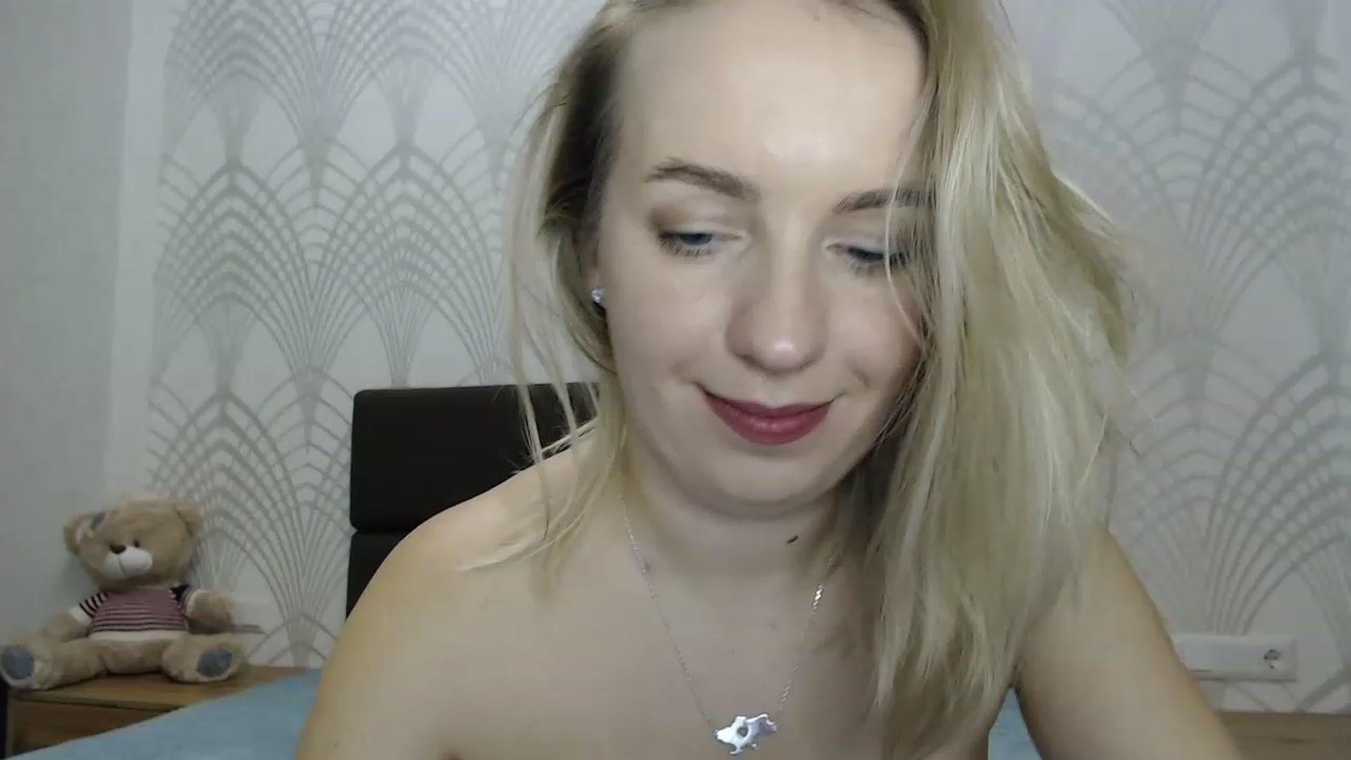 Gallery image thumbnail from Amy_CuteBambi's myfreecams stream on, 02/20/2023, 18:12 image 15 of 20