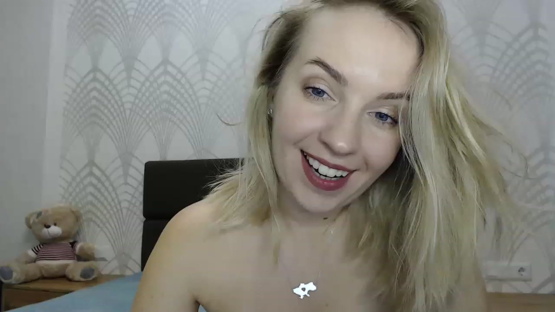 Gallery image thumbnail from Amy_CuteBambi's myfreecams stream on, 02/20/2023, 18:12 image 14 of 20