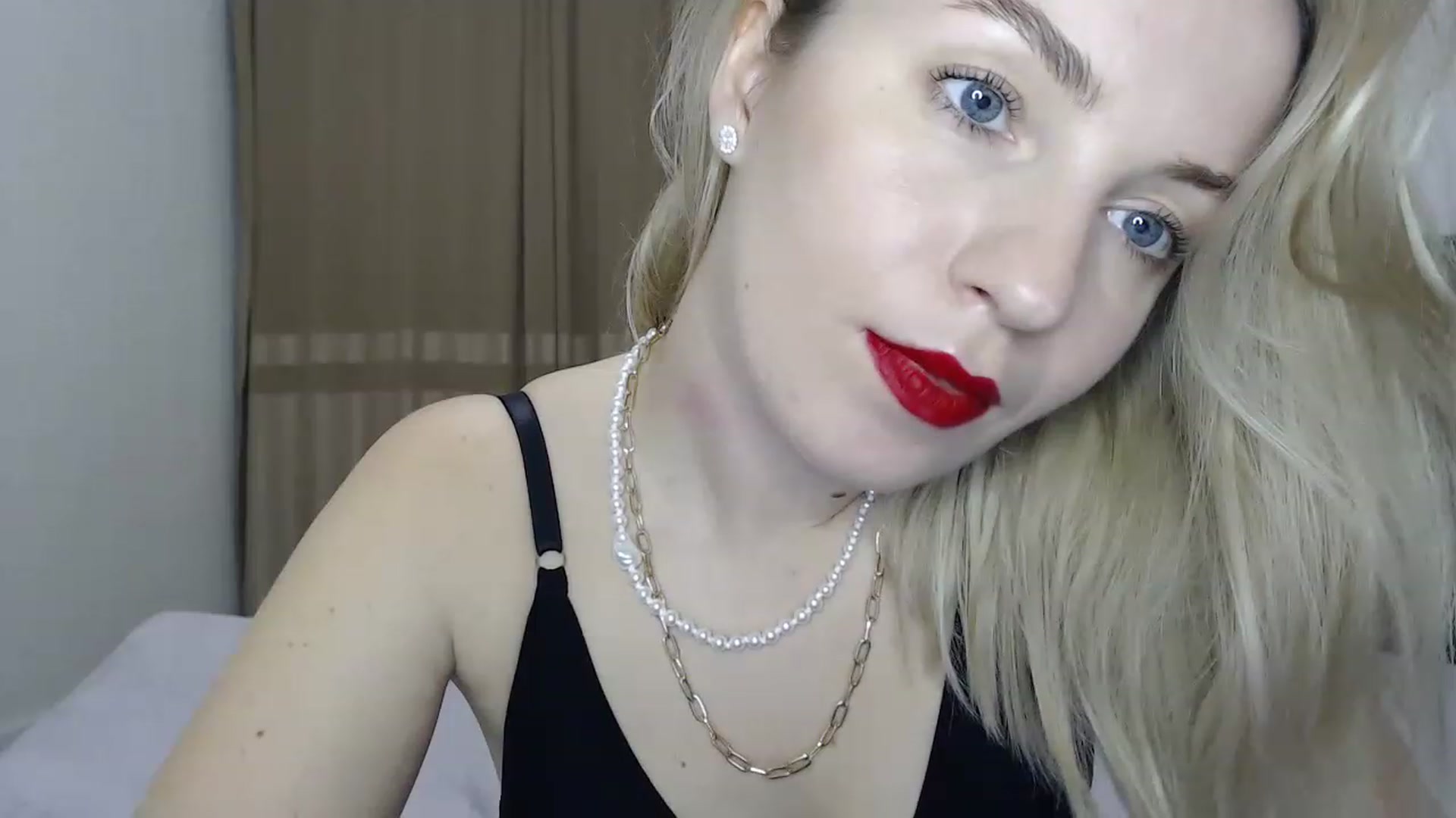 Gallery image thumbnail from Amy_CuteBambi's myfreecams stream on, 02/24/2023, 17:39 image 4 of 20