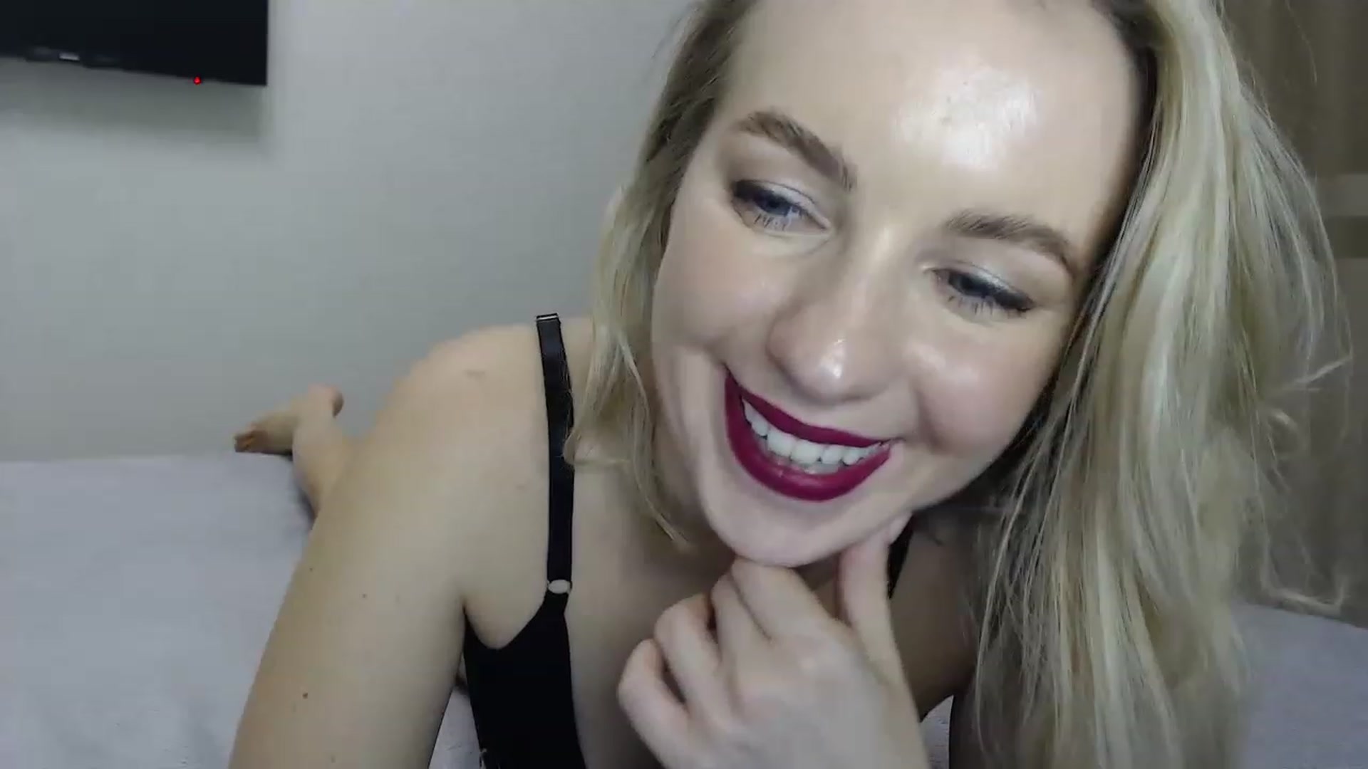 Gallery image thumbnail from Amy_CuteBambi's myfreecams stream on, 02/28/2023, 18:07 image 14 of 20