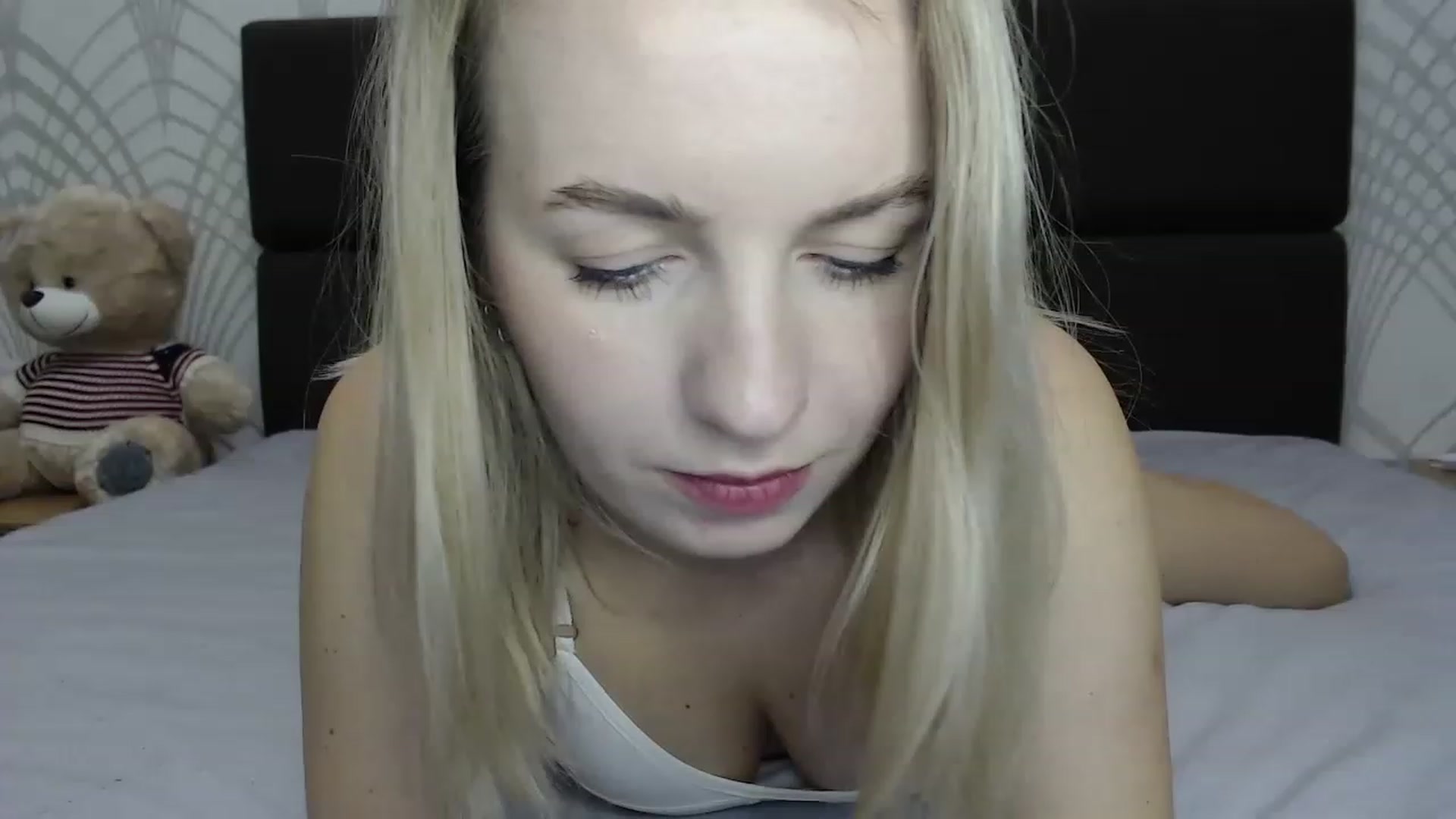 Gallery image thumbnail from Amy_CuteBambi's myfreecams stream on, 03/05/2023, 19:20 image 3 of 20
