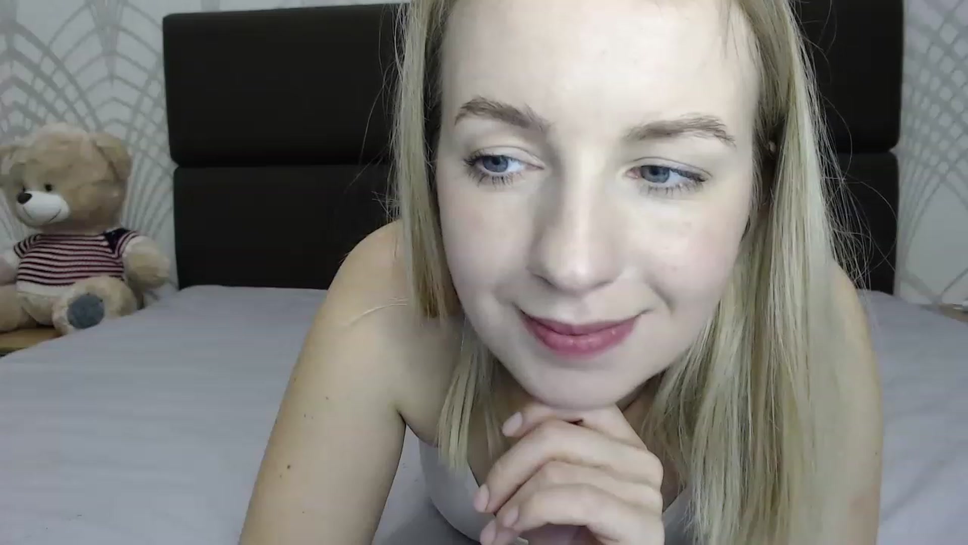 Gallery image thumbnail from Amy_CuteBambi's myfreecams stream on, 03/05/2023, 19:20 image 5 of 20