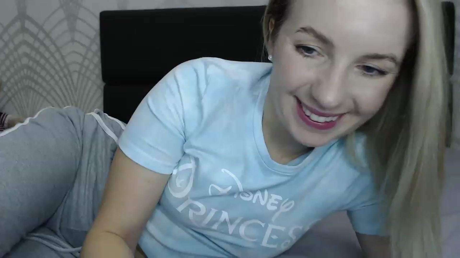 Gallery image thumbnail from Amy_CuteBambi's myfreecams stream on, 03/07/2023, 16:12 image 3 of 20