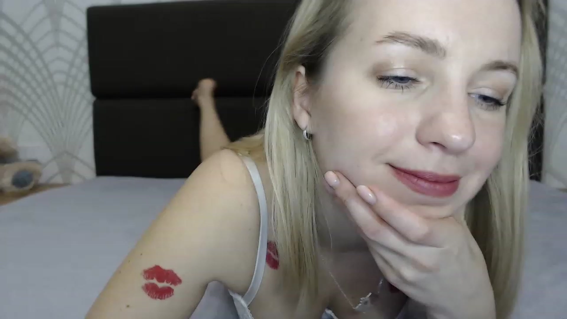 Gallery image thumbnail from Amy_CuteBambi's myfreecams stream on, 03/15/2023, 19:02 image 4 of 20