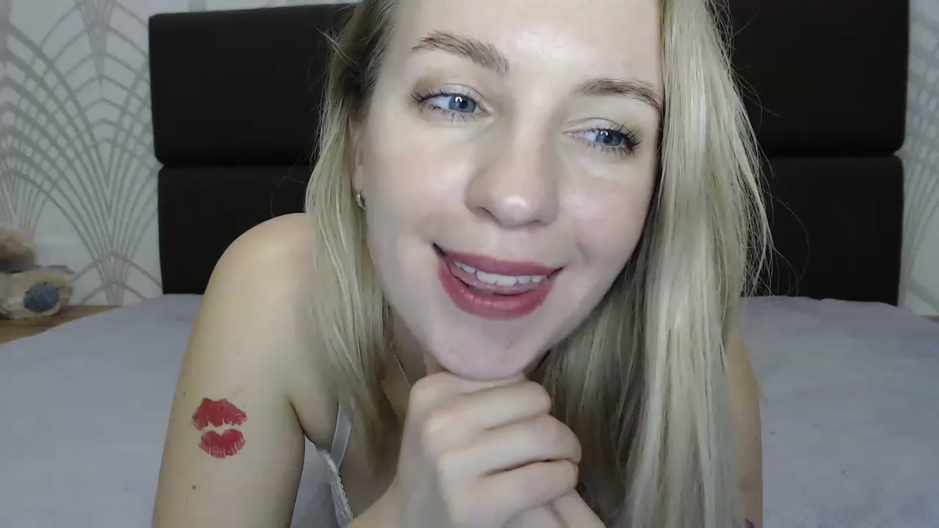 Gallery image thumbnail from Amy_CuteBambi's myfreecams stream on, 03/15/2023, 19:02 image 14 of 20