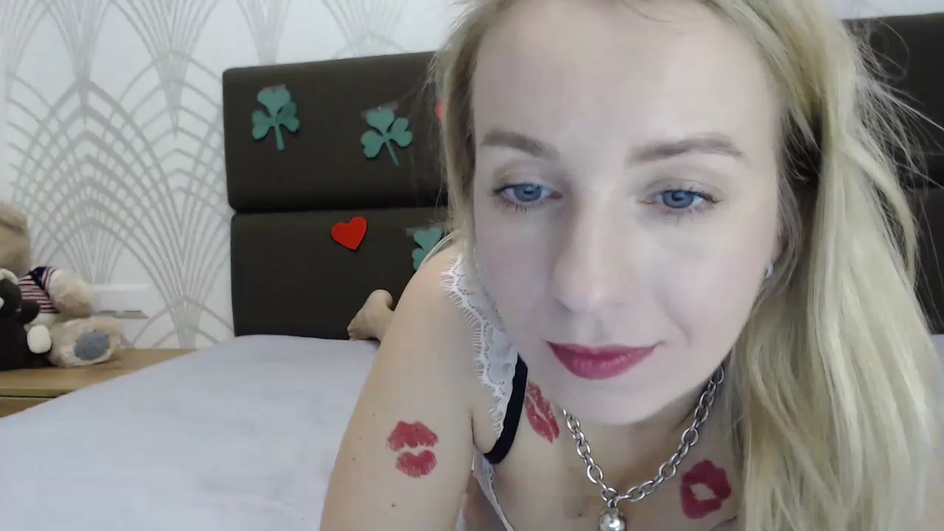 Gallery image thumbnail from Amy_CuteBambi's myfreecams stream on, 03/17/2023, 19:40 image 4 of 20