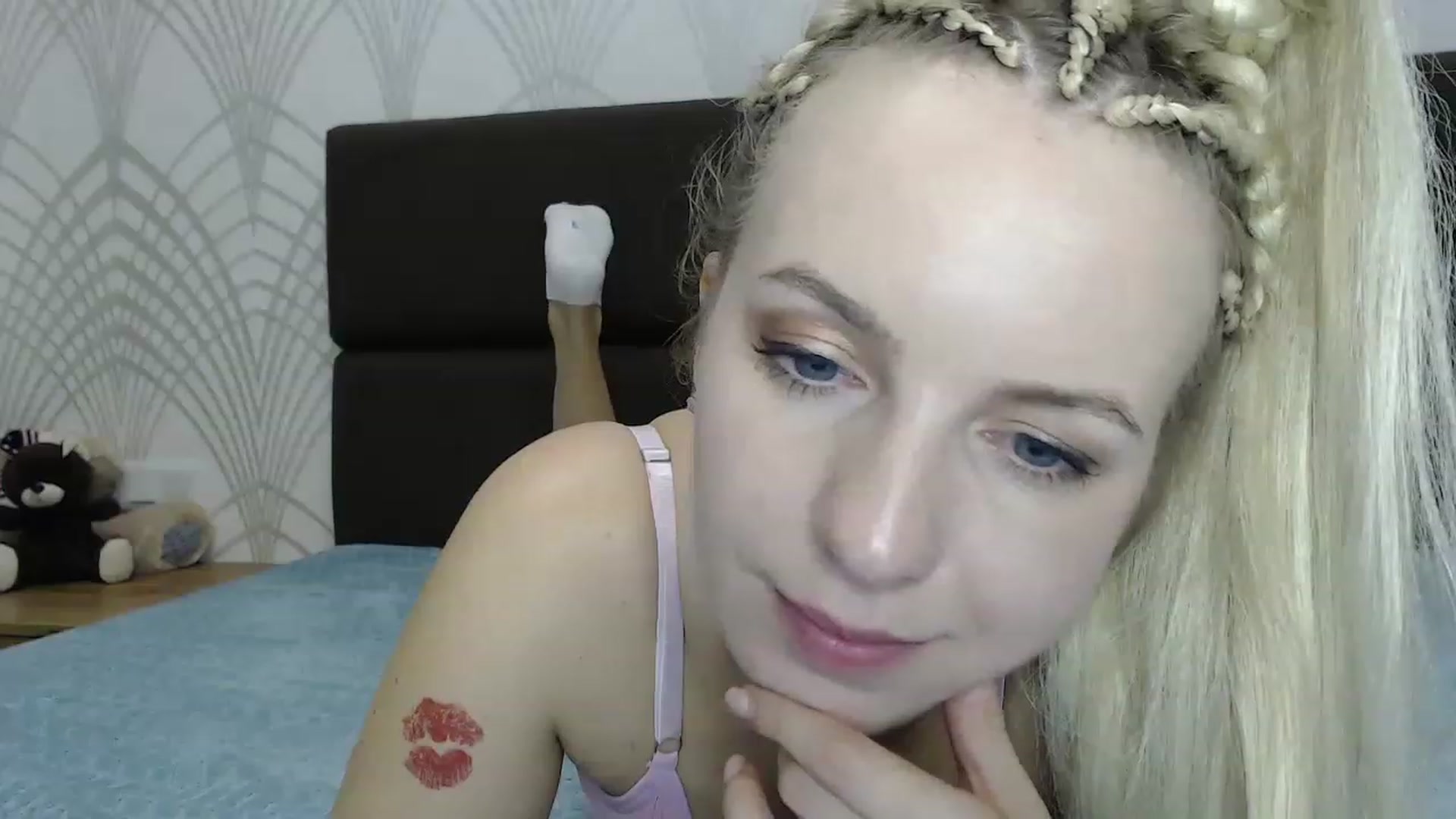 Gallery image thumbnail from Amy_CuteBambi's myfreecams stream on, 03/22/2023, 18:45 image 8 of 20