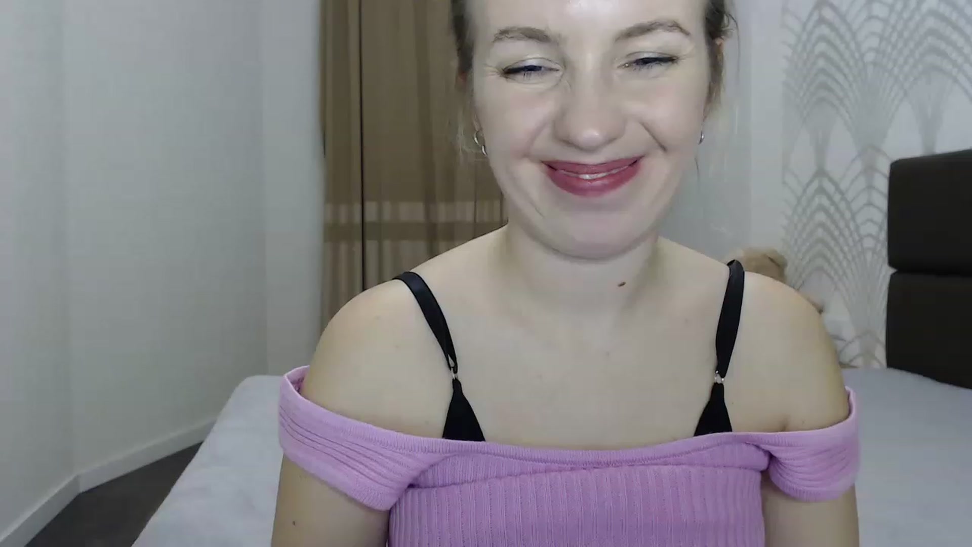 Gallery image thumbnail from Amy_CuteBambi's myfreecams stream on, 03/25/2023, 16:53 image 19 of 20