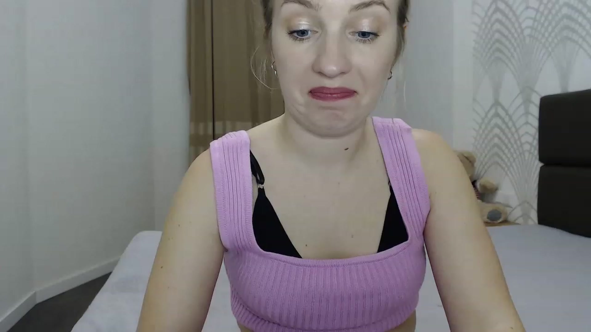 Gallery image thumbnail from Amy_CuteBambi's myfreecams stream on, 03/25/2023, 16:53 image 7 of 20