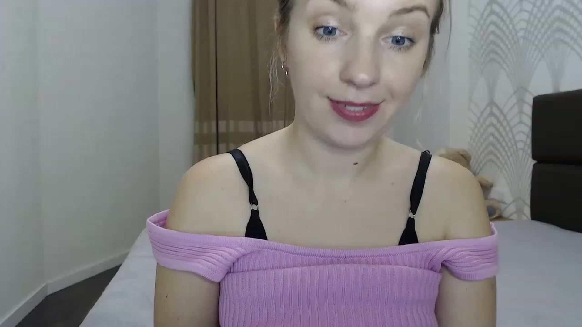 Gallery image thumbnail from Amy_CuteBambi's myfreecams stream on, 03/25/2023, 16:53 image 14 of 20
